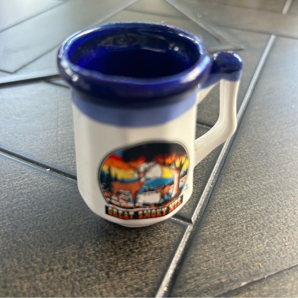 Vintage Novelty Great Smoky Mountains hand painted toothpick holder - Picture 2 of 6